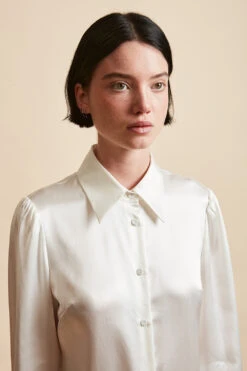 Chemisier En Satin De Soie Ajusté -Élégance Soldes FW23 SINSOLITE 2