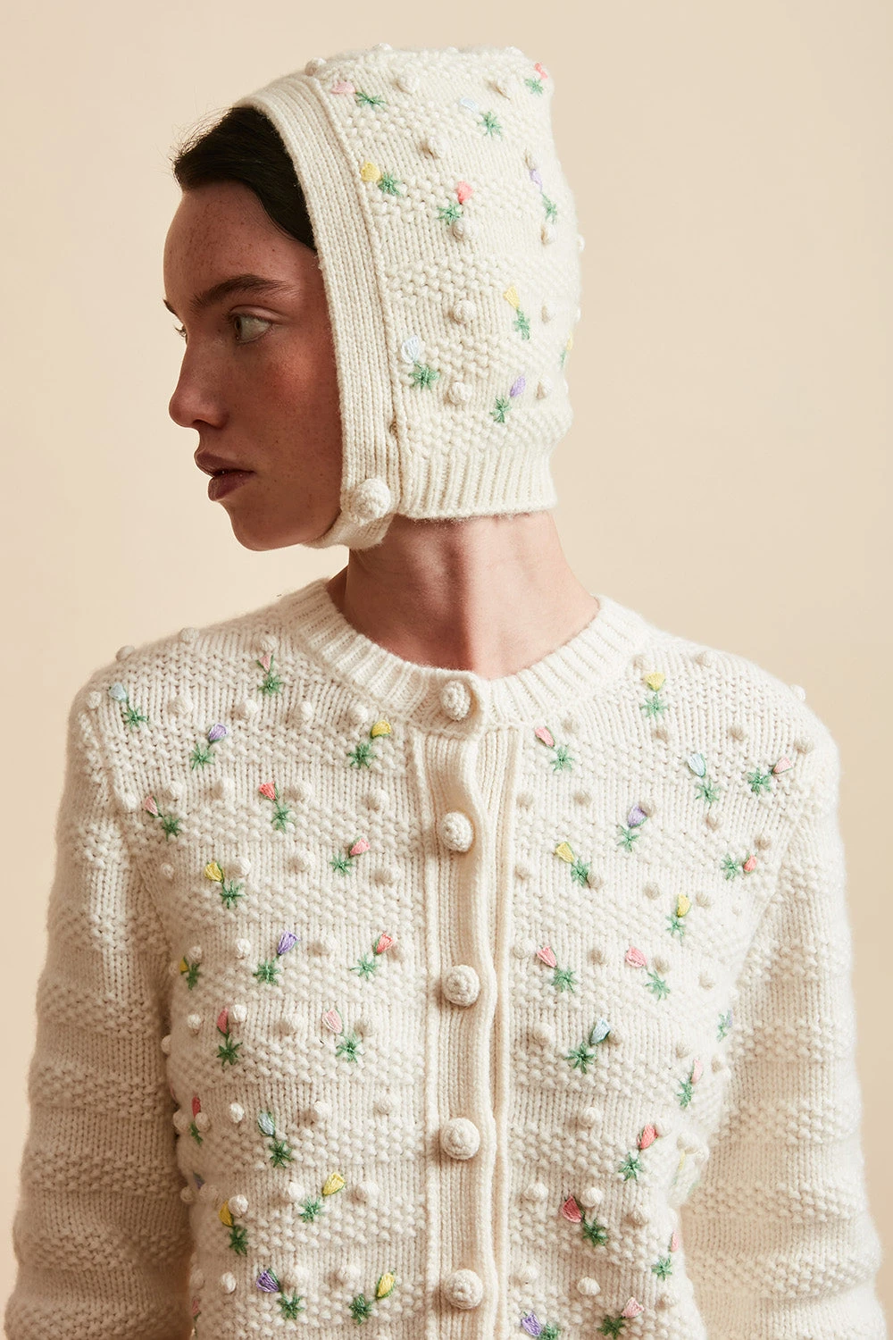 Cardigan Court En Maille De Laine Mérinos Brodé De Fleurs 4 Cardigan Court En Maille De Laine Mérinos Brodé De Fleurs - Image 2