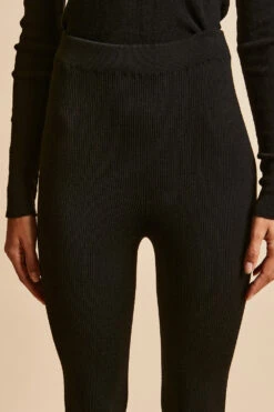 Pantalon En Maille De Laine Vierge Côtelée Sans Couture -Élégance Soldes FW23 smassimo 02 2 1
