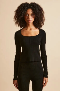 Top Court En Maille De Laine Vierge Côtelée -Élégance Soldes FW23 sodin 02 1 1