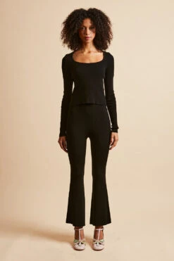 Top Court En Maille De Laine Vierge Côtelée -Élégance Soldes FW23 sodin 02 2