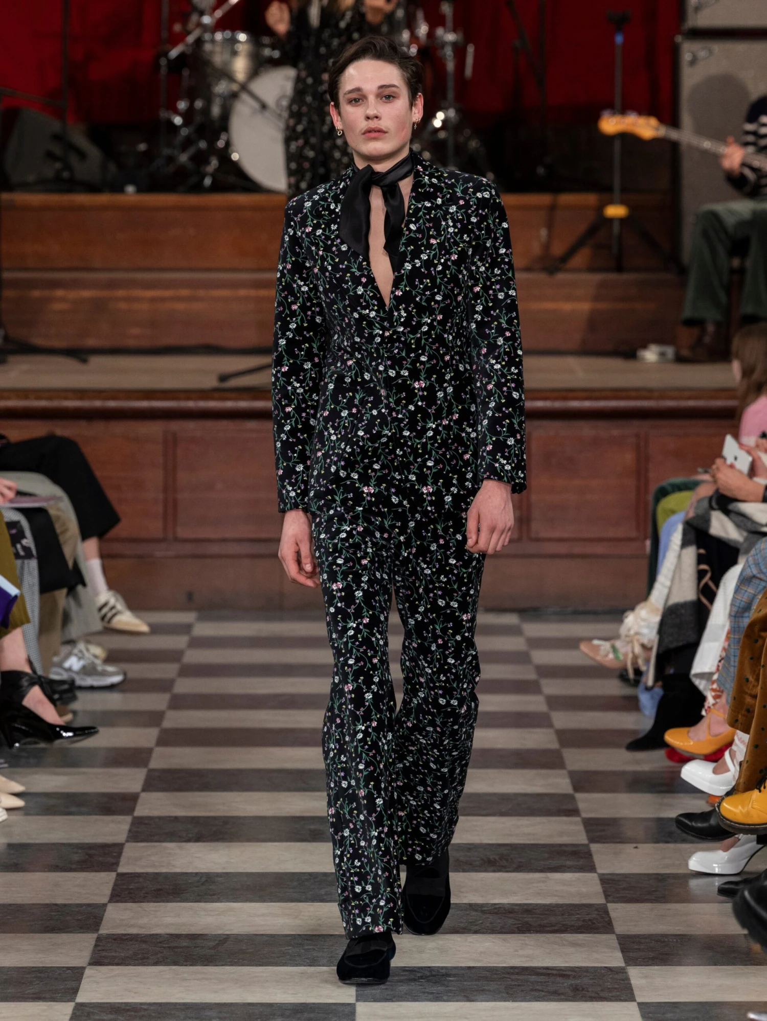 Pantalon "flare" à Revers Large En Velours De Coton Imprimé Au Pigment 7 Pantalon "flare" à Revers Large En Velours De Coton Imprimé Au Pigment - Image 5