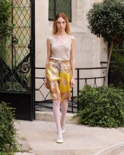 Short Coupe Droite En Gazar De Soie -Élégance Soldes Paul Joe SS24 runway IG look34 4db5542d 3997 4ef2 9994 d267d6d4345c