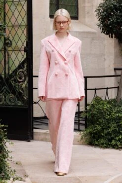 Pantalon En Velours De Coton Marqué D'un Motif Floral Embossé -Élégance Soldes Paul Joe SS24 runway Press look19