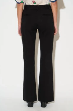 Pantalon à La Coupe Droite En Milano Italien -Élégance Soldes SS24 TBELGARDE 02 3