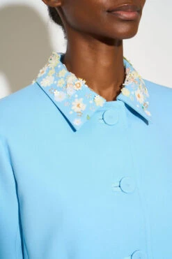 Veste Courte Au Col Brodé à La Main -Élégance Soldes SS24 TKALI 31 3