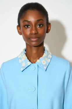 Veste Courte Au Col Brodé à La Main -Élégance Soldes SS24 TKALI 31 4