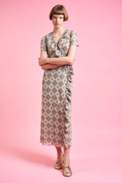 Robe Portefeuille Longueur Midi -Élégance Soldes SS24 Tbarbara 10