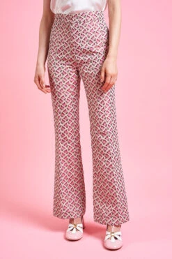 Pantalon Droit évasé En Jacquard Floral All Over 10 Pantalon Droit évasé En Jacquard Floral All Over -Élégance Soldes SS24 Ttulipe 79be93f6 dbfd 4de0 8bc5 fab5d44fea63