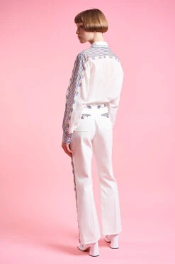 Jean Coupe Droite Avec Broderies Placées Sur Les Côtés -Élégance Soldes SS24 Twood 11