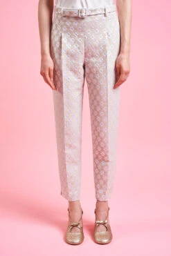 Pantalon Style Capri En Jacquard Floral All Over -Élégance Soldes SS24 tbacchus 0710528f 4545 4993 b760 32a64df2914a