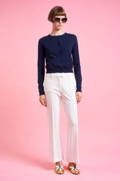 Cardigan Court Cintré En Cachemire Et Soie -Élégance Soldes SS24 tpablo 03 1