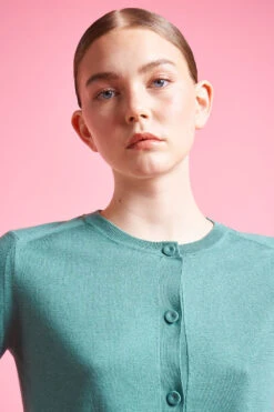 Cardigan Court Cintré En Cachemire Et Soie -Élégance Soldes SS24 tpablo 3