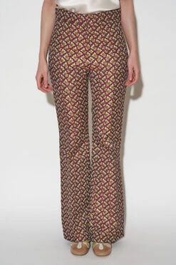 Pantalon Droit évasé En Jacquard Floral All Over 12 Pantalon Droit évasé En Jacquard Floral All Over -Élégance Soldes ss24 ttulipe 46 1824 b6c0702f 1fbf 418a a166 a9439ecc281c